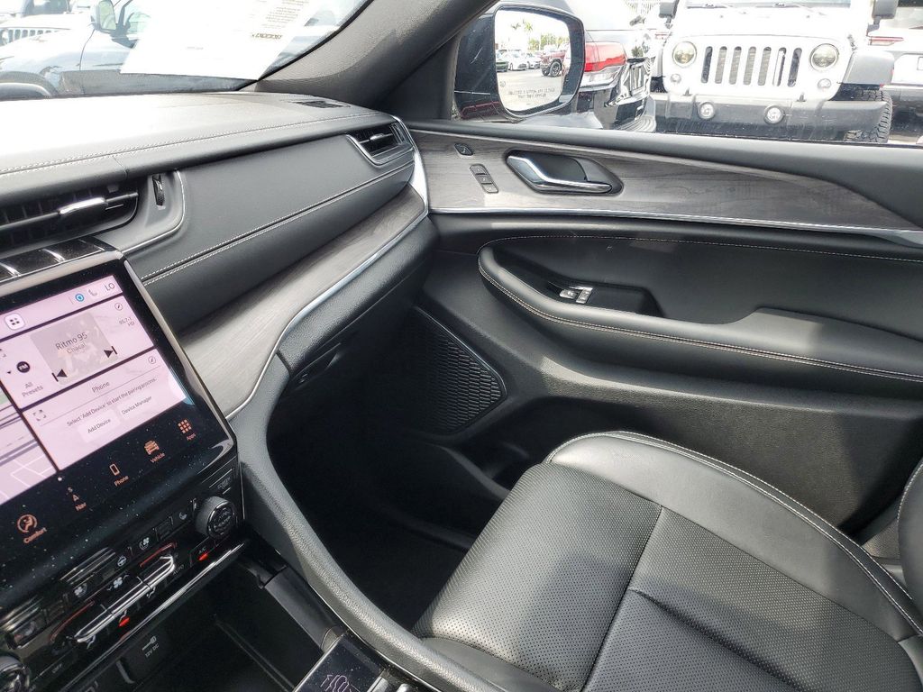 2024 Jeep Grand Cherokee Overland - Photo 19