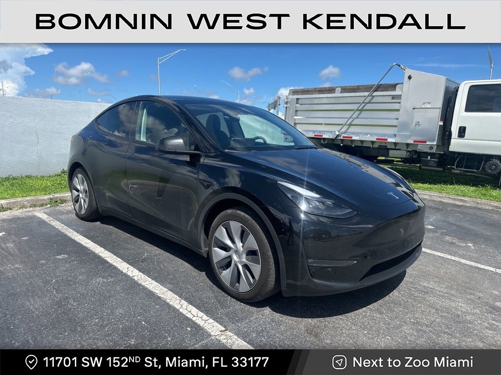 2024 Tesla Model Y Long Range photo 4
