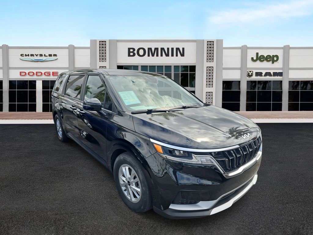 Used 2024 Kia Carnival LX Minivan/Van