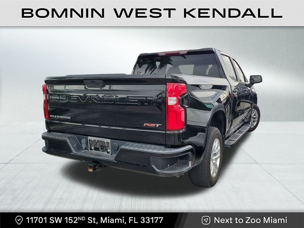 2021 Chevrolet Silverado 1500 RST photo 2