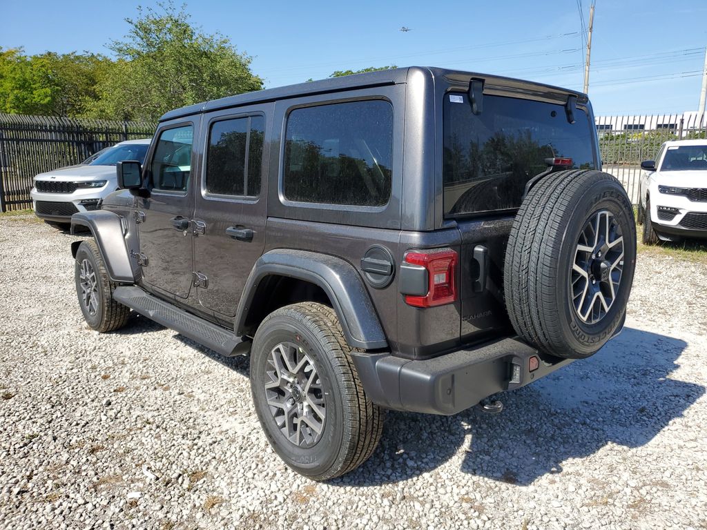 2025 Jeep Wrangler Sahara photo 4