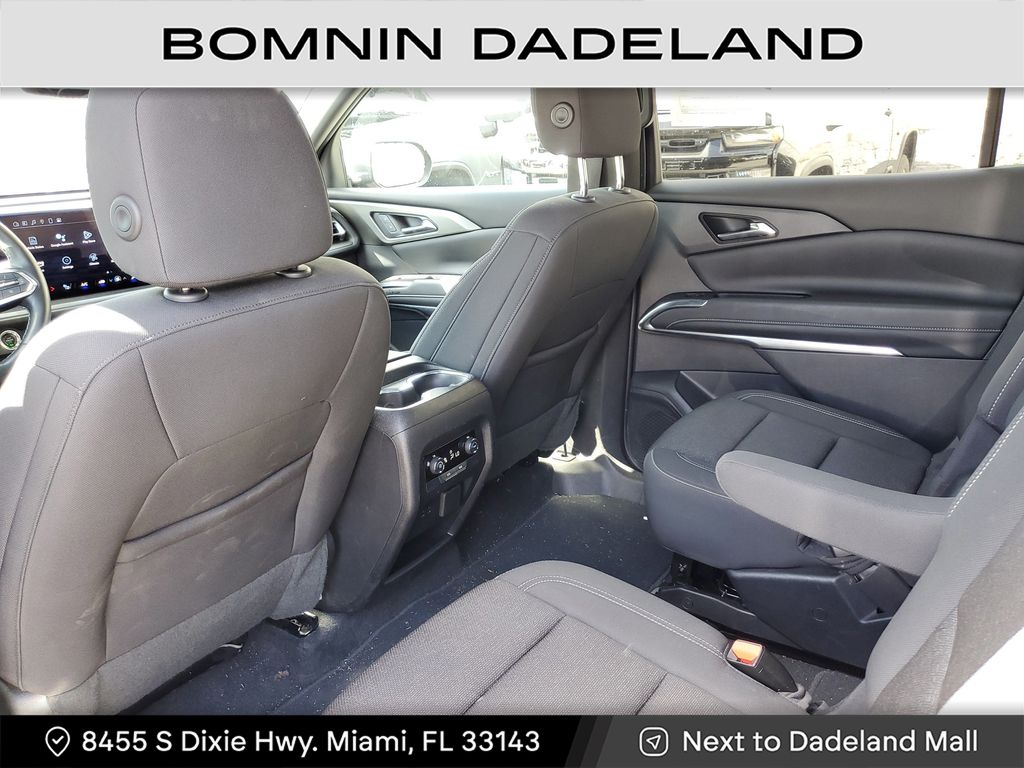 2024 Chevrolet Traverse 1LT photo 8