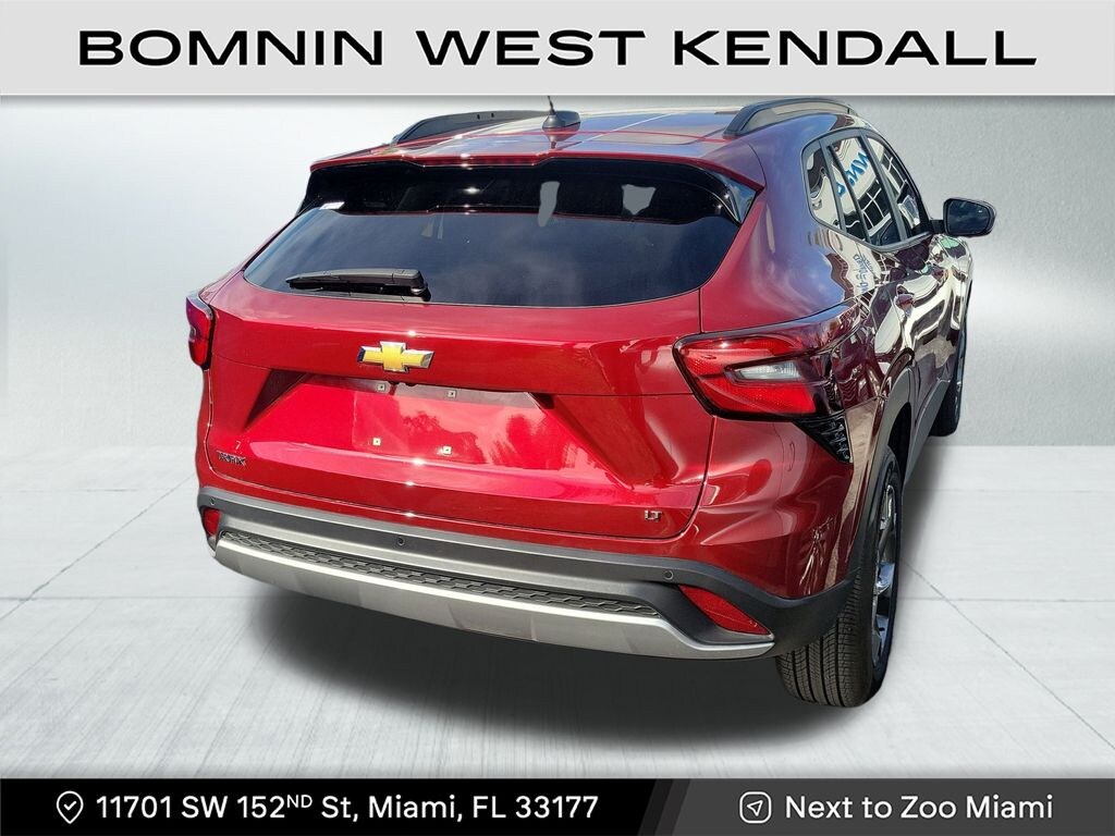 Used 2025 Chevrolet Trax LT SUV