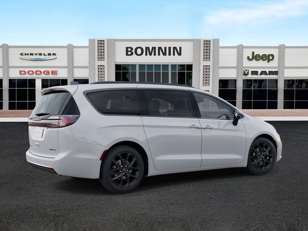 New 2026 Chrysler Pacifica Limited Passenger Van
