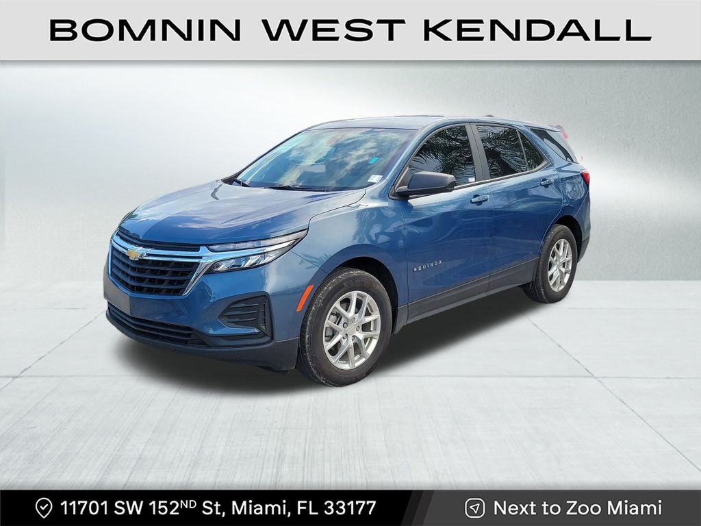 2024 Chevrolet Equinox LS photo 2