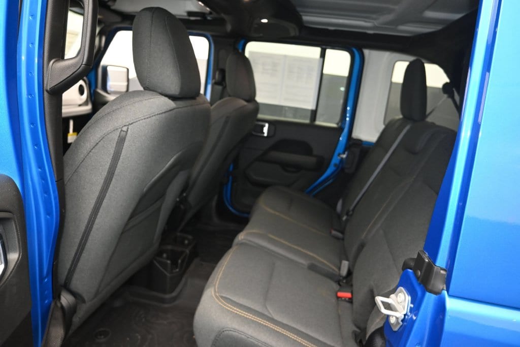 2025 Jeep Wrangler 4-Door Sahara - Photo 13