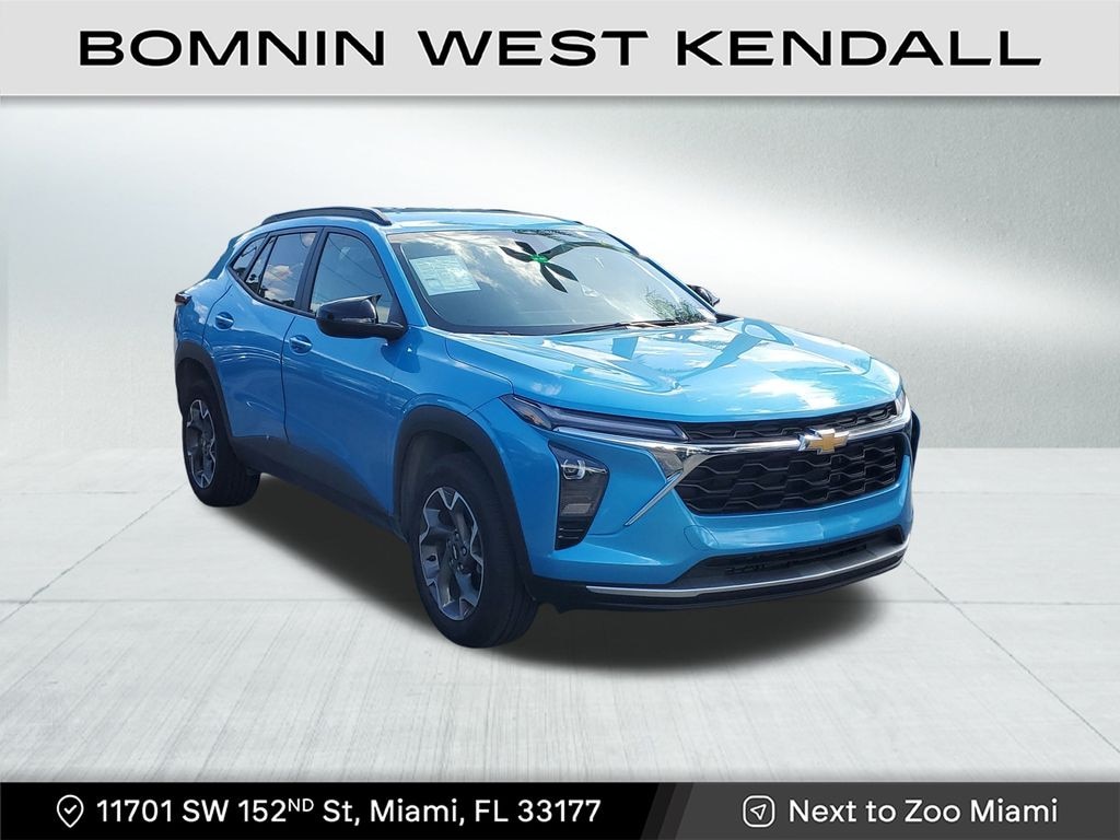 Used 2025 Chevrolet Trax LT SUV