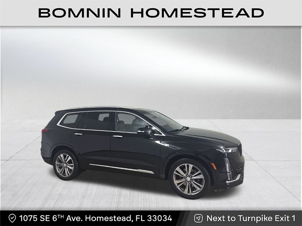 2021 Cadillac XT6 Premium Luxury photo 2