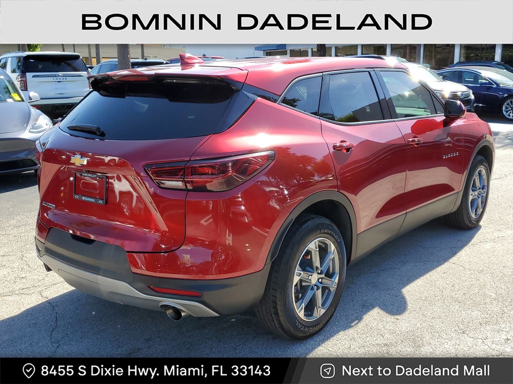 2024 Chevrolet Blazer 2LT photo 3