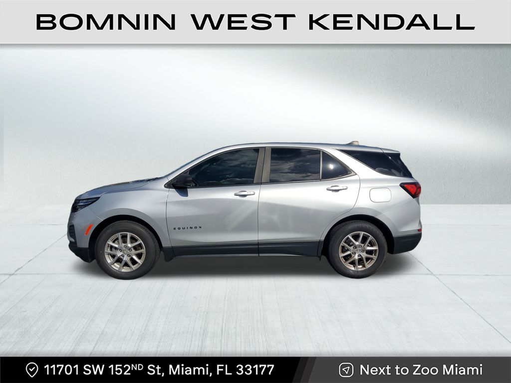 2022 Chevrolet Equinox LS photo 4