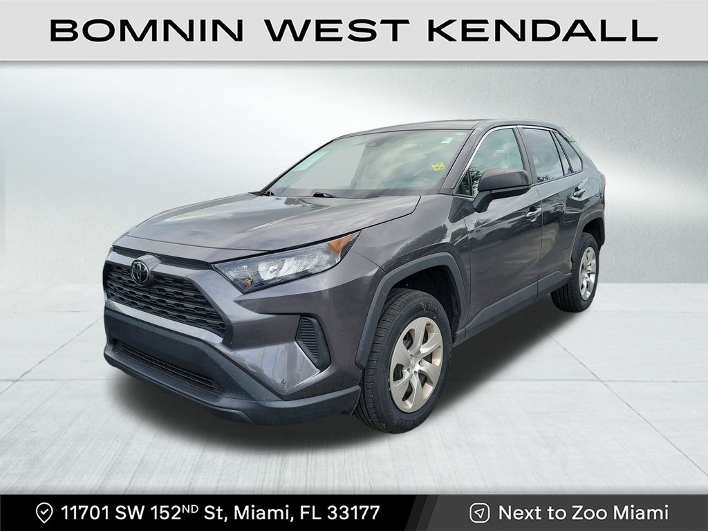 2022 Toyota RAV4 LE photo 2