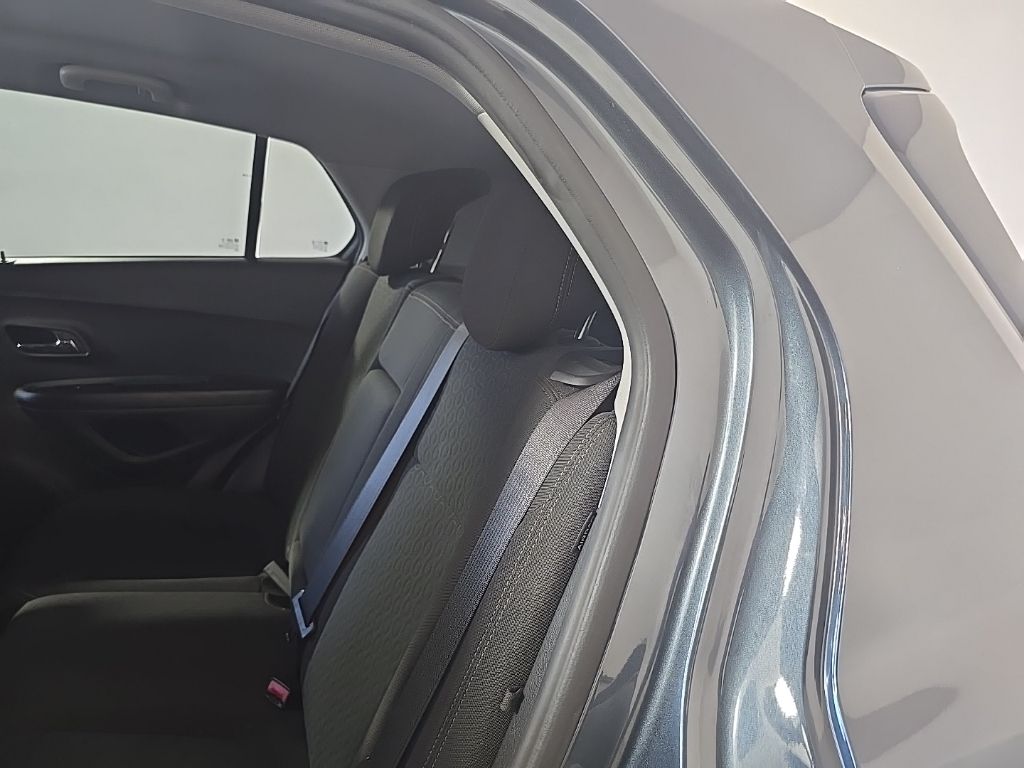 2022 Chevrolet Trax LS photo 13