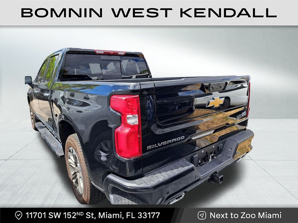 2025 Chevrolet Silverado 1500 High Country photo 3