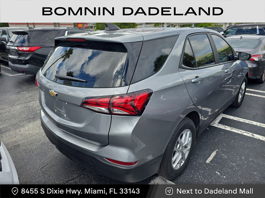 2023 Chevrolet Equinox LS photo 4
