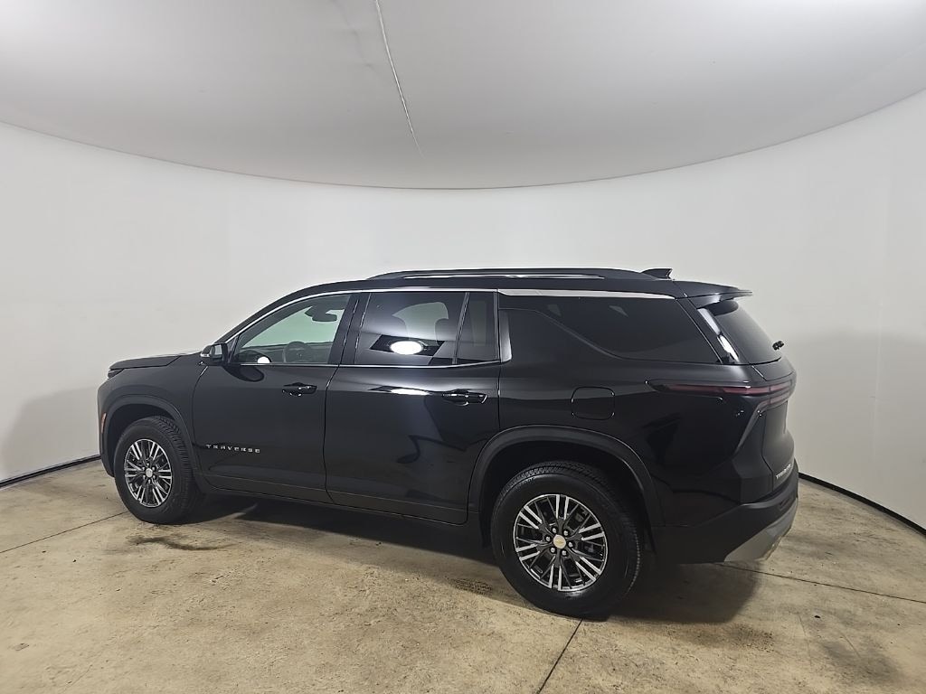 Used 2025 Chevrolet Traverse LT SUV