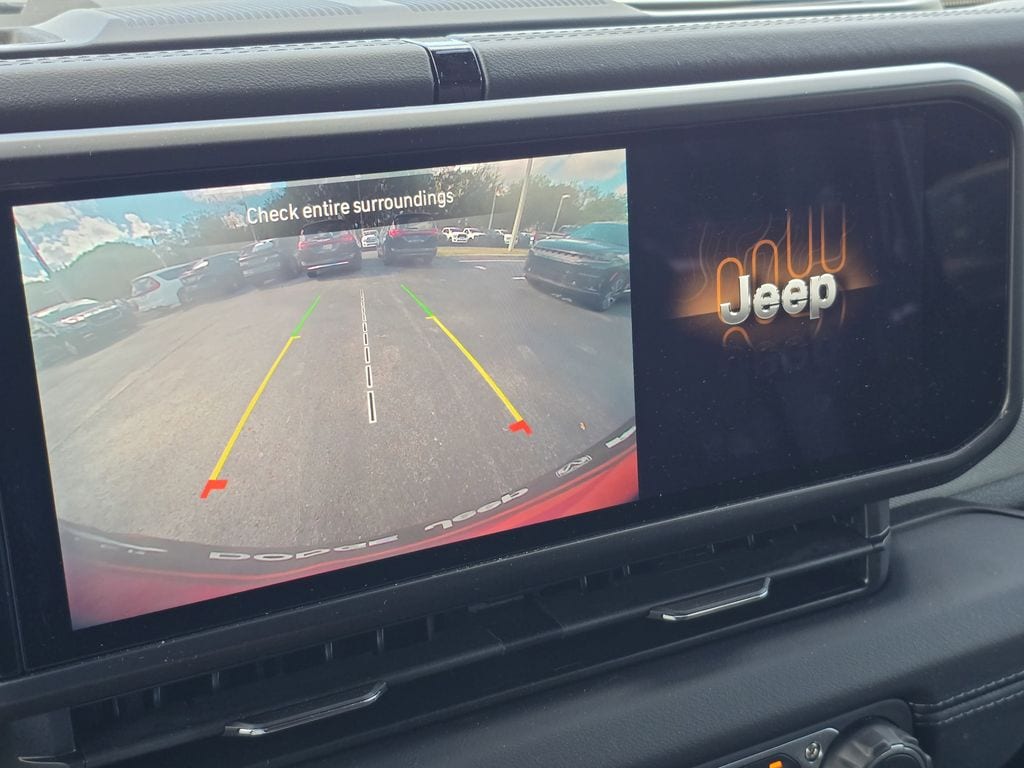 2025 Jeep Wrangler 4-Door Sahara - Photo 24