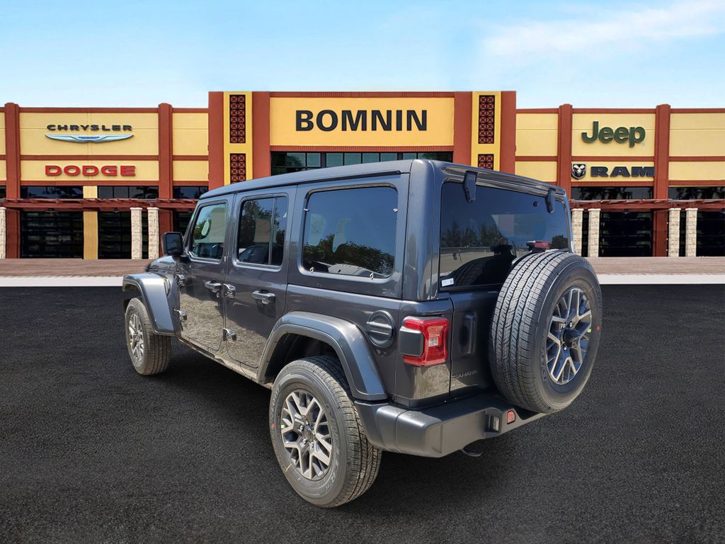 2025 Jeep Wrangler Sahara photo 4