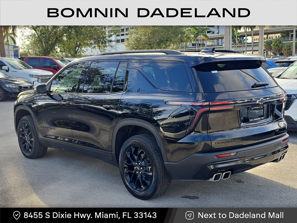 2025 Chevrolet Traverse photo 3