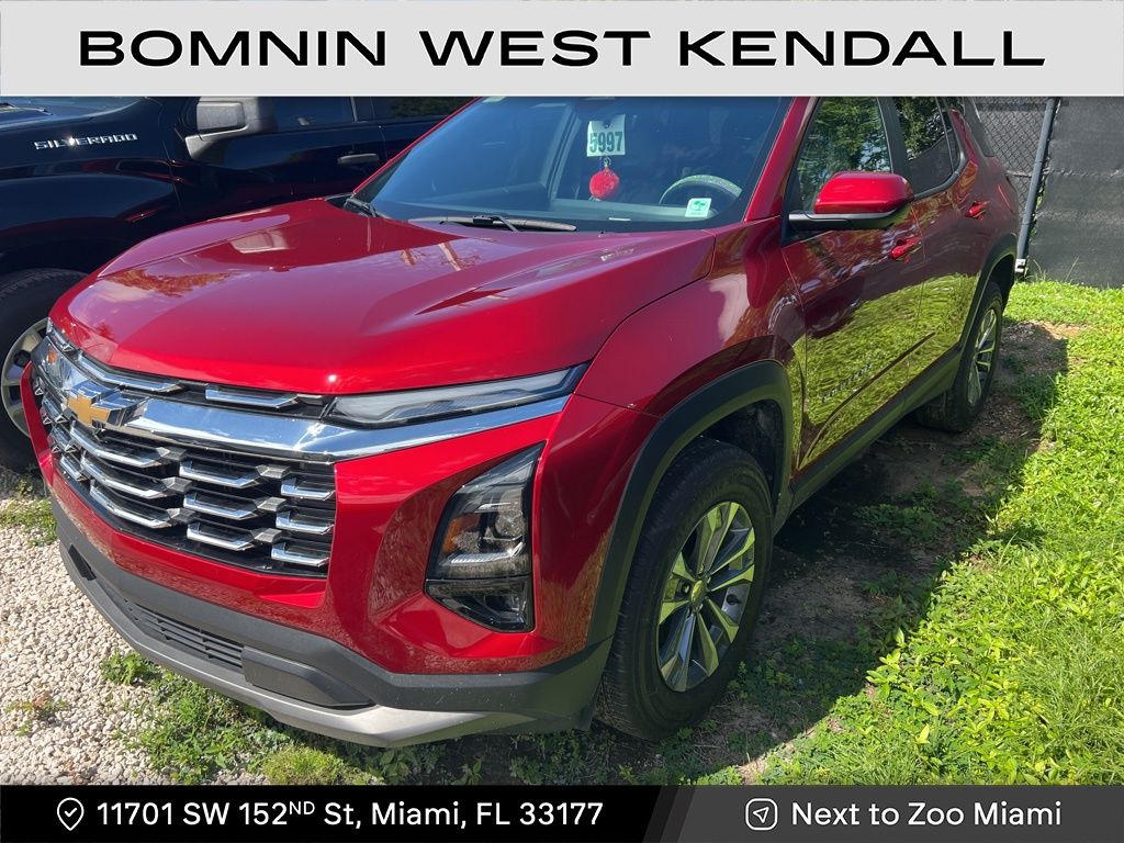 2025 Chevrolet Equinox LT photo 2