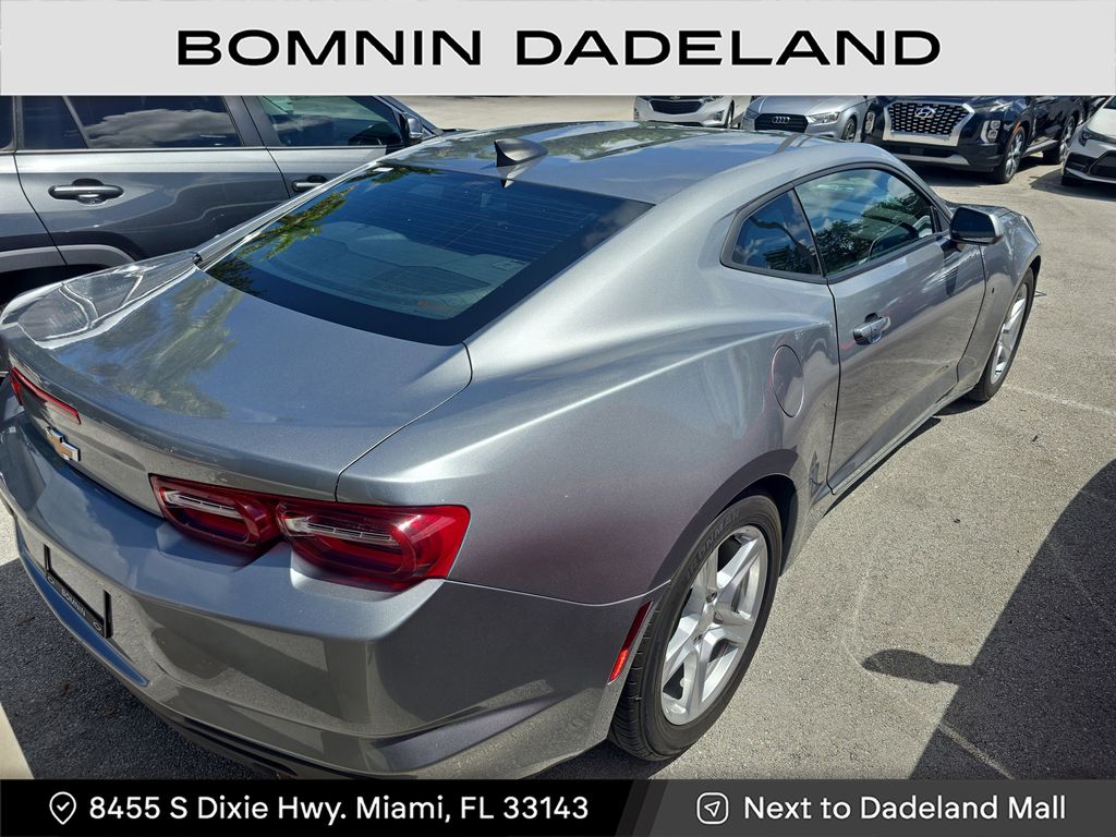 2023 Chevrolet Camaro 1LT photo 4