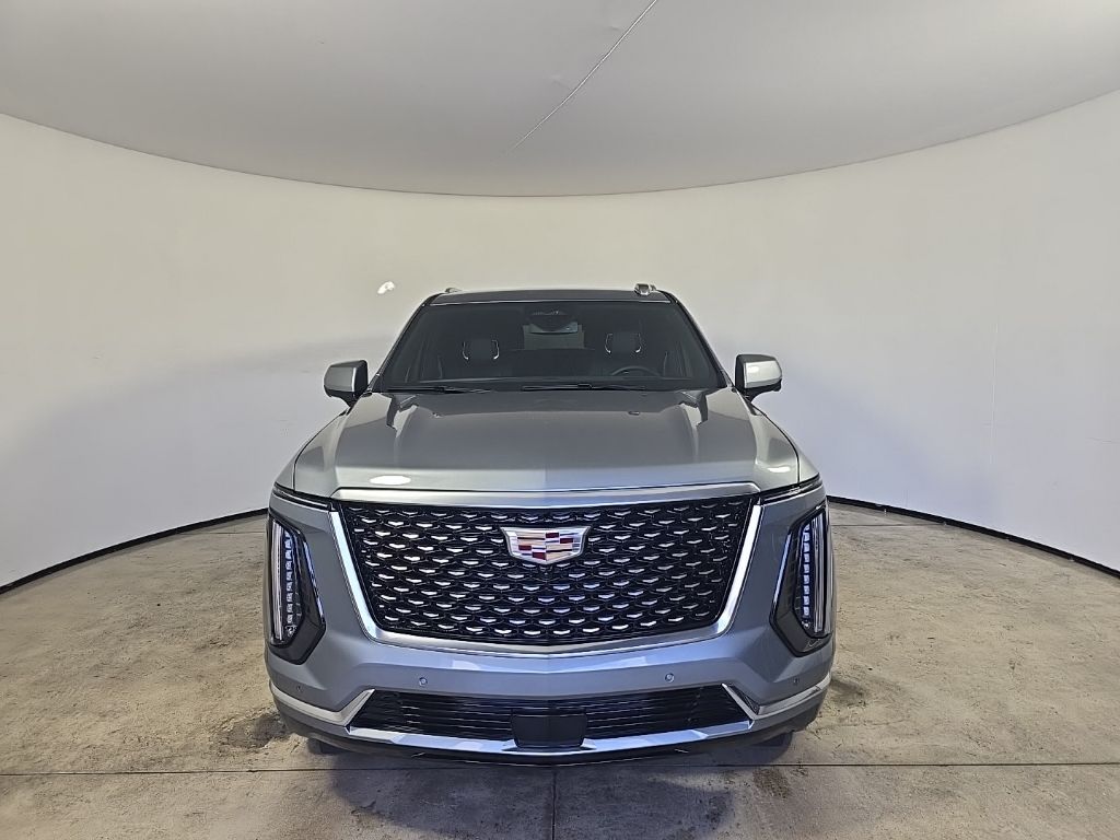 2025 Cadillac Escalade Luxury photo 3