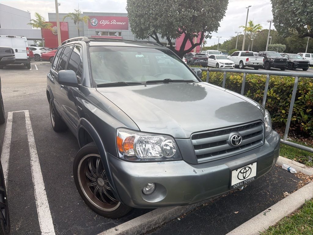 Used 2005 Toyota Highlander V6 SUV