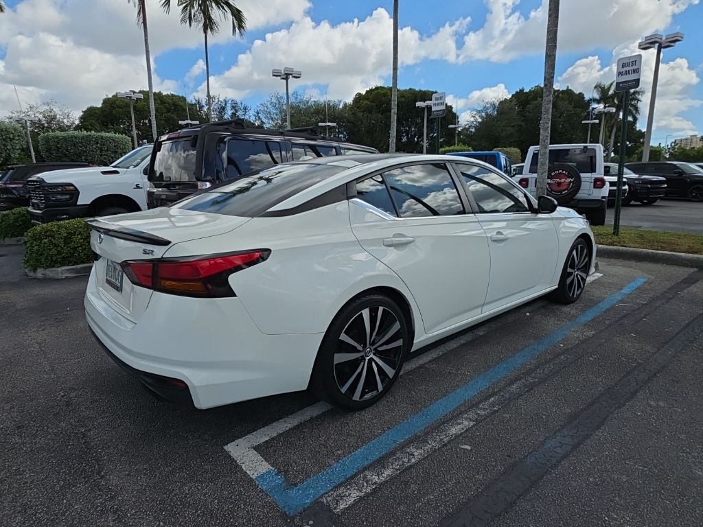 2019 Nissan Altima 2.5 SR photo 2