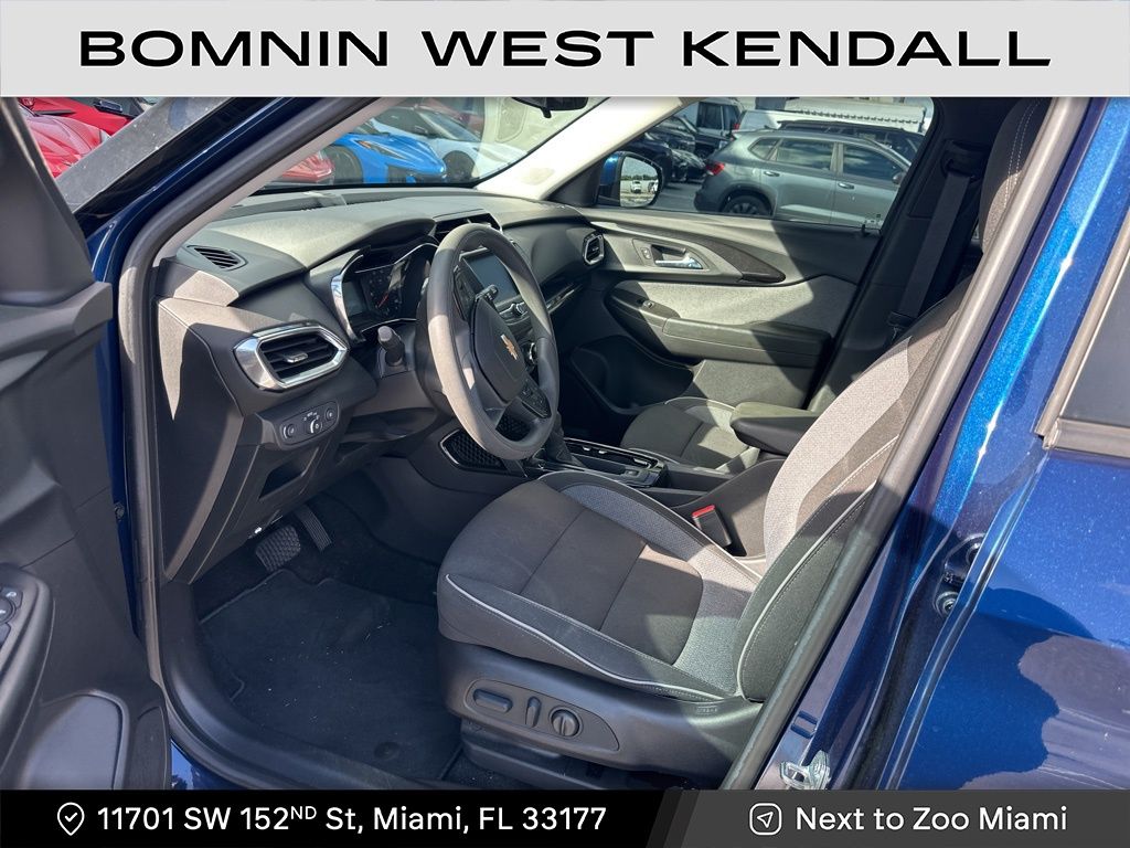 2023 Chevrolet Trailblazer LT photo 3