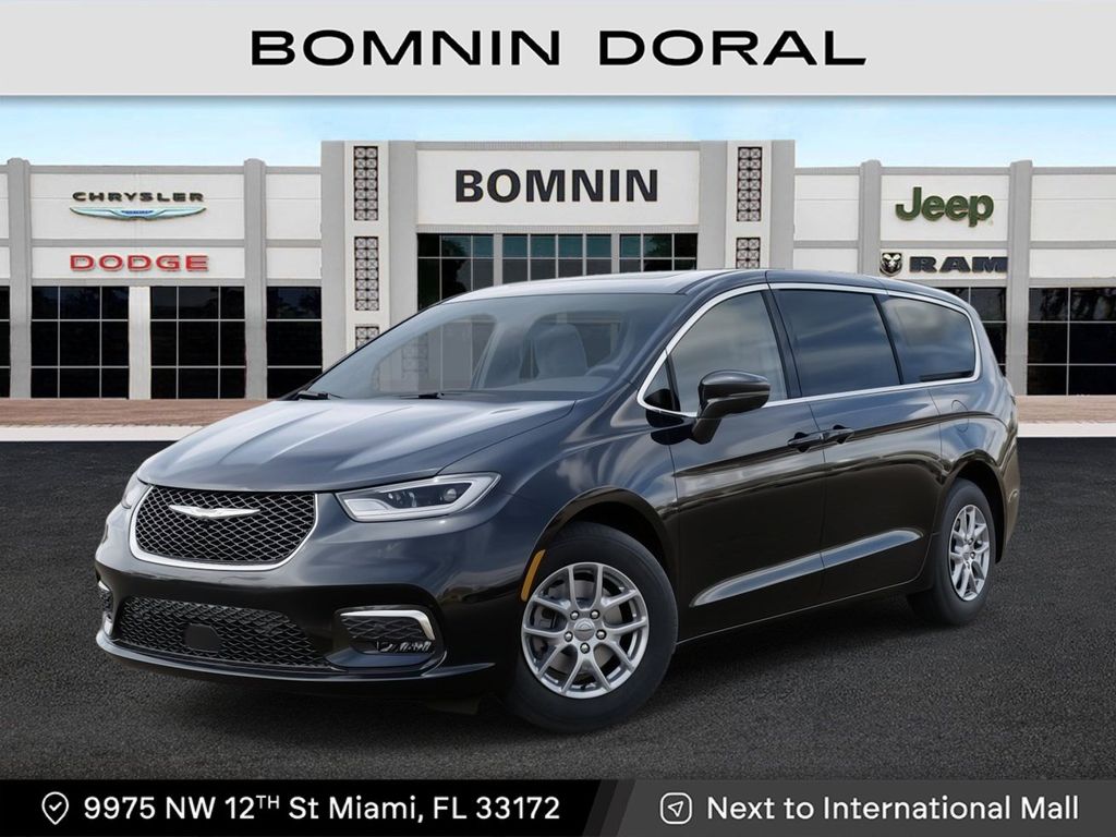 2026 Chrysler Pacifica Select's photo