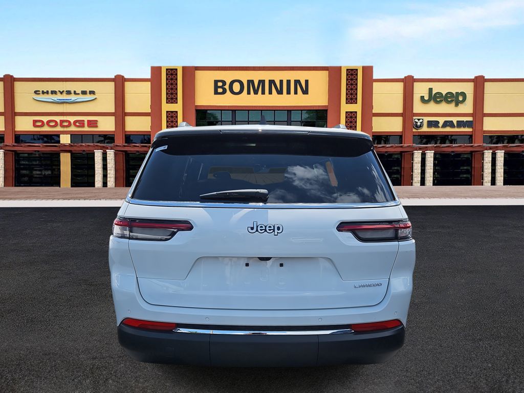 2025 Jeep Grand Cherokee Laredo photo 4