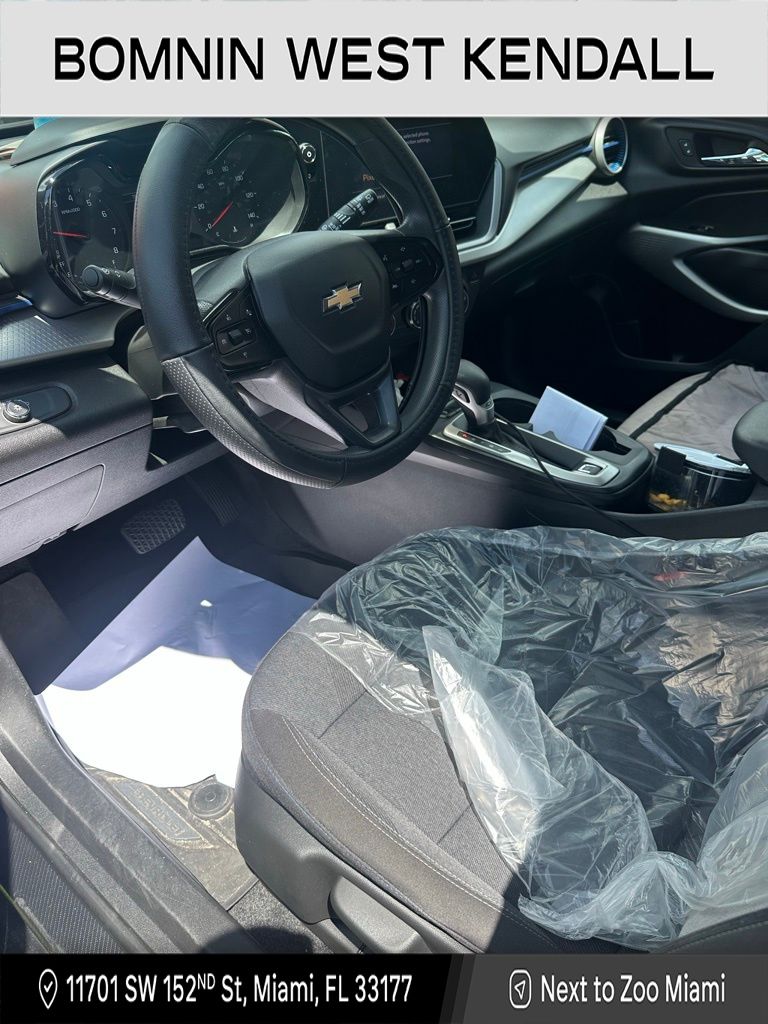 2024 Chevrolet Trax LS photo 3