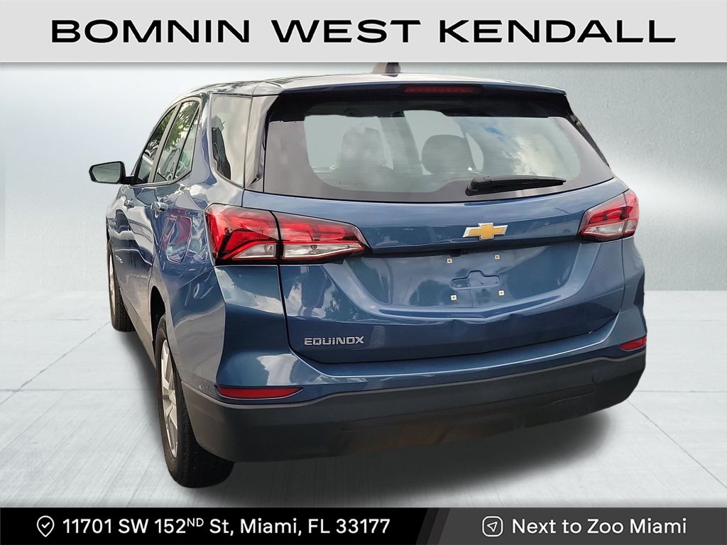 2024 Chevrolet Equinox LS photo 2