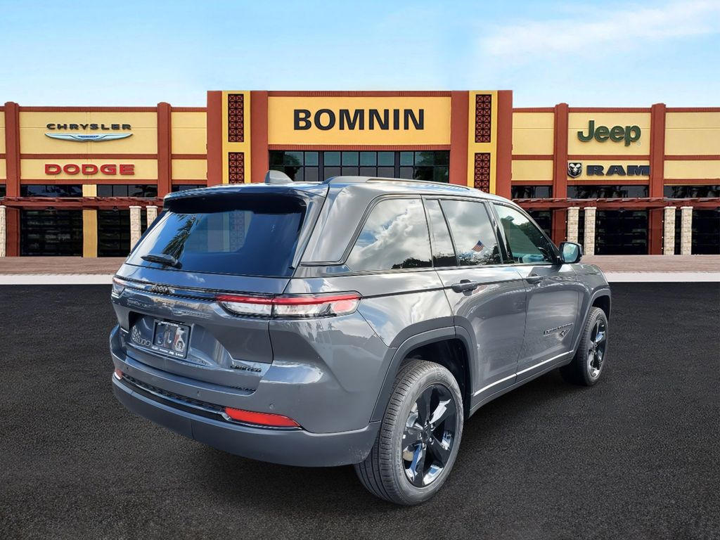 2025 Jeep Grand Cherokee Limited photo 3