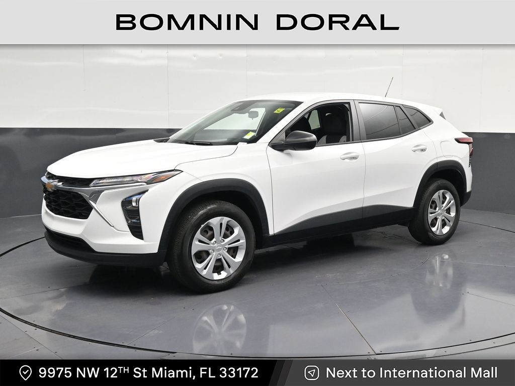 2024 Chevrolet Trax LS's photo