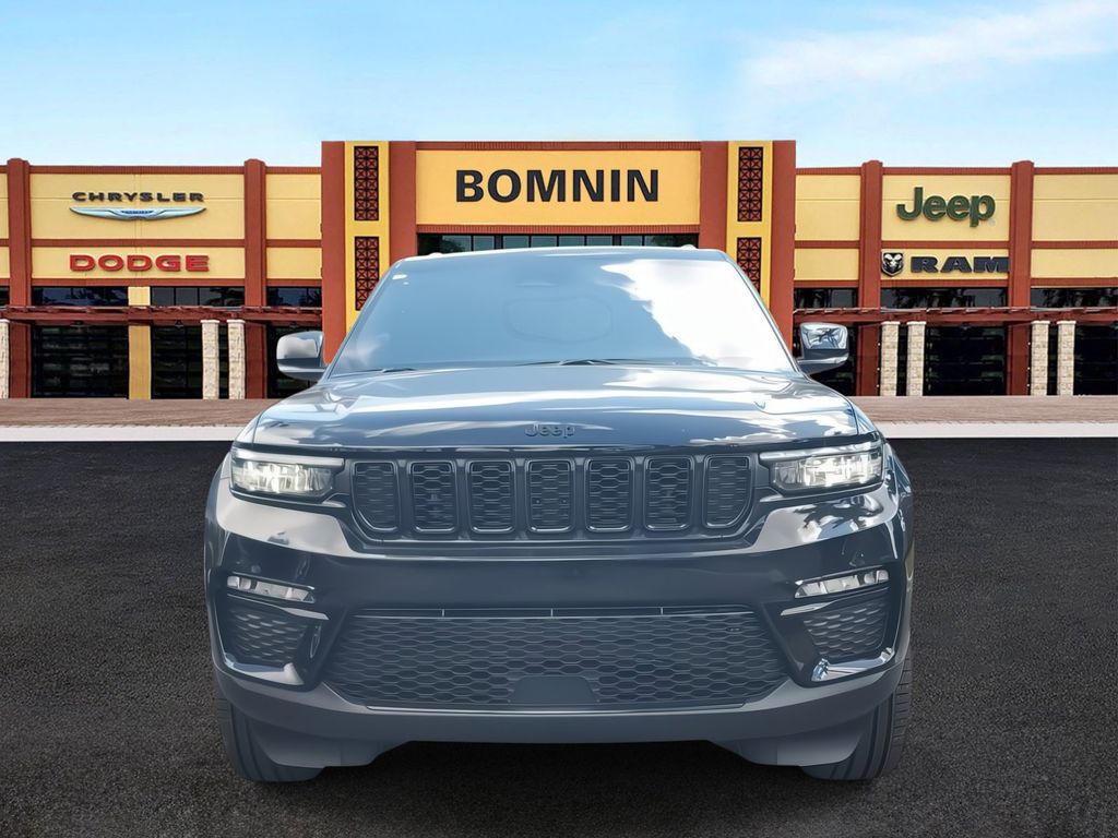 2025 Jeep Grand Cherokee Limited photo 2