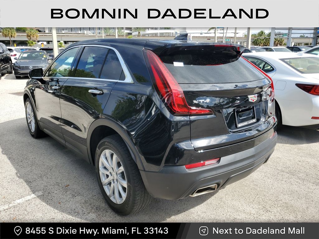2022 Cadillac XT4 Luxury photo 3