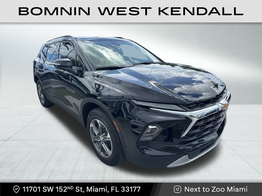 2024 Chevrolet Blazer 3LT photo 2