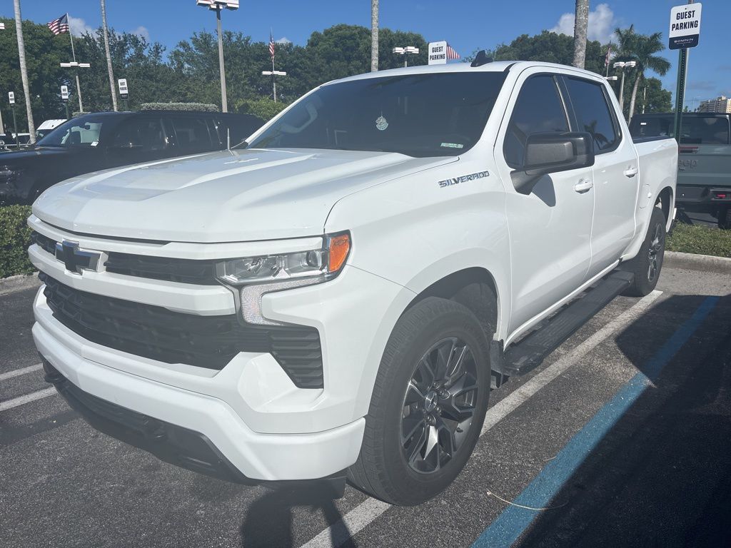 2022 Chevrolet Silverado 1500 RST photo 2