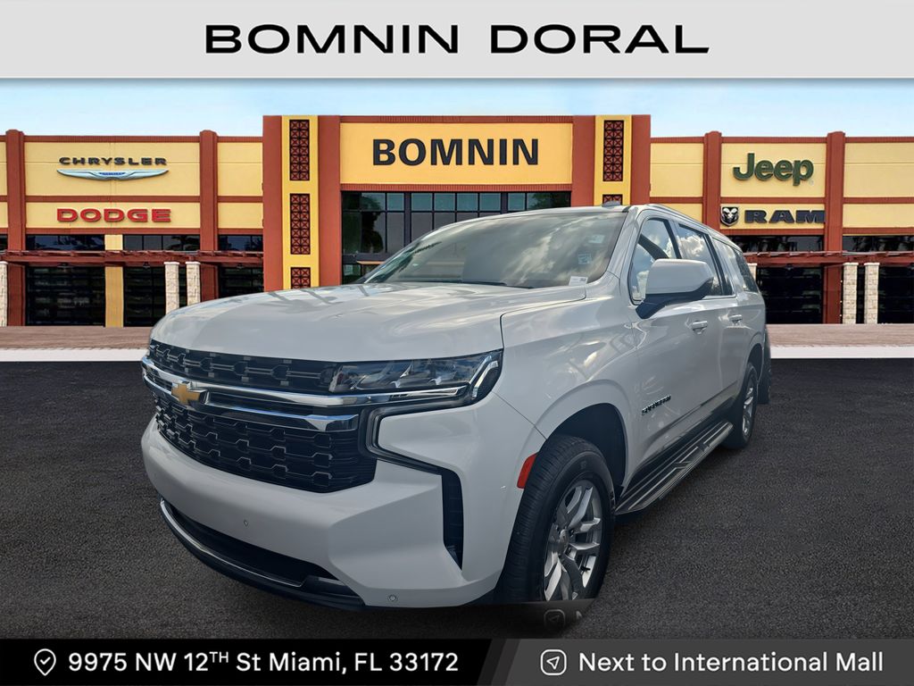 2022 Chevrolet Suburban LS photo 2