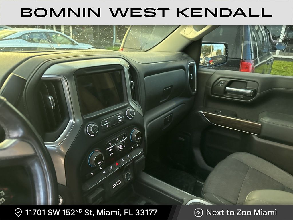 2019 Chevrolet Silverado 1500 RST photo 2