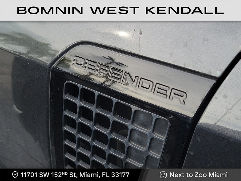 Used 2025 Land Rover Defender 110 X-Dynamic SE SUV