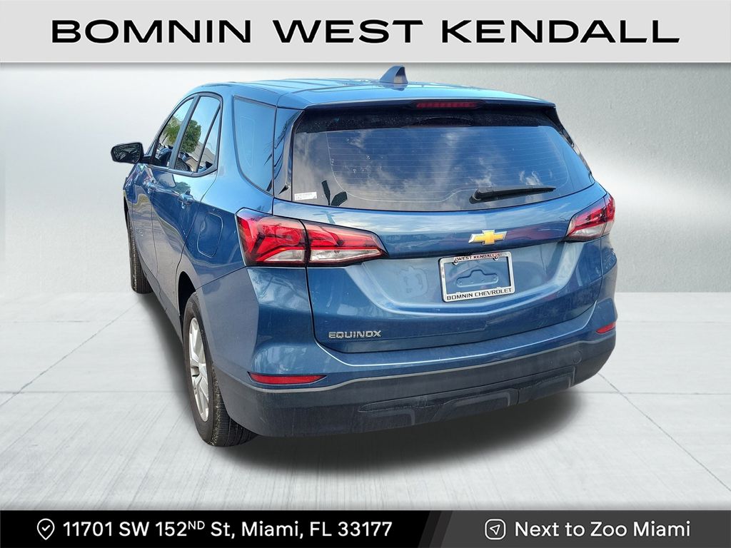 2024 Chevrolet Equinox LS photo 3