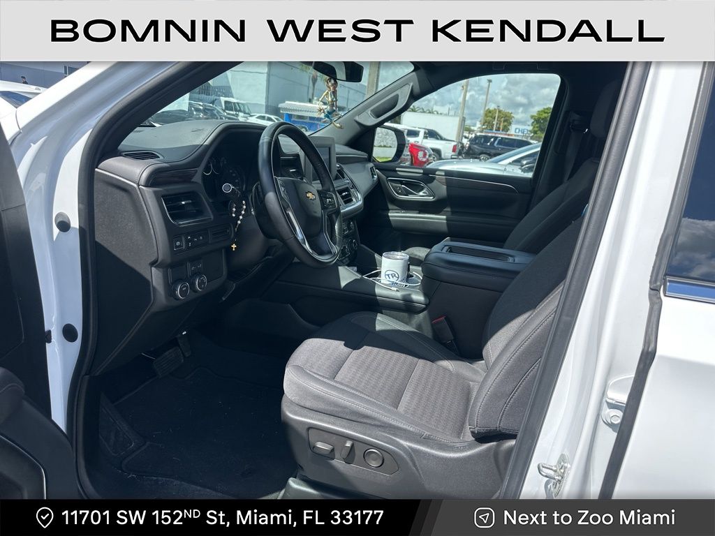 2023 Chevrolet Suburban LS photo 2