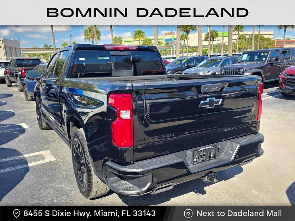 2024 Chevrolet Silverado 1500 High Country photo 3