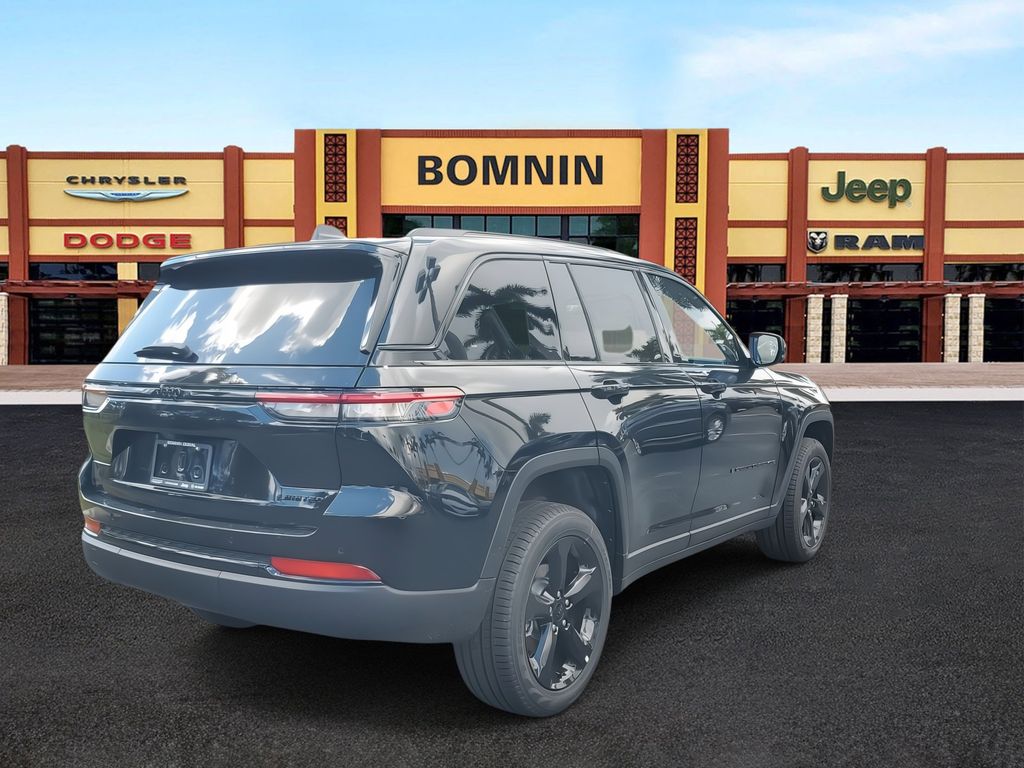 2025 Jeep Grand Cherokee Limited photo 4