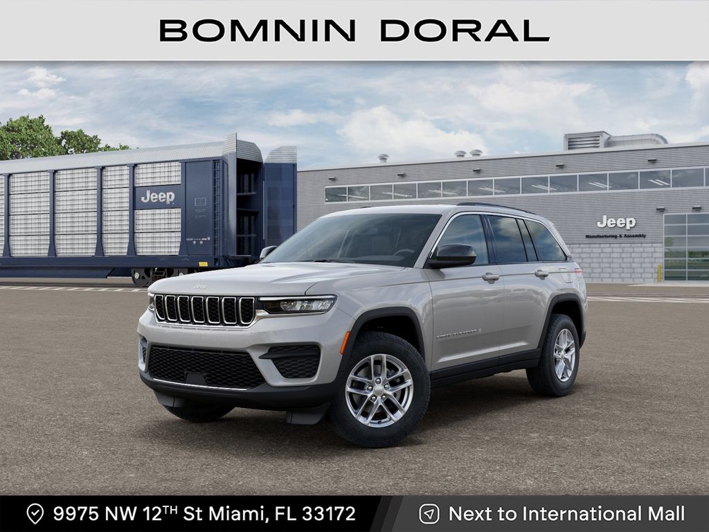 2026 Jeep Grand Cherokee Laredo's photo