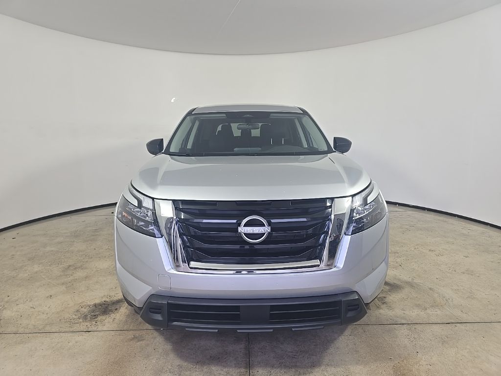 2025 Nissan Pathfinder S photo 3