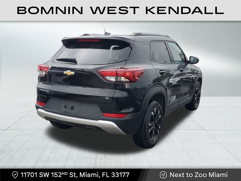 2023 Chevrolet Trailblazer LT photo 2