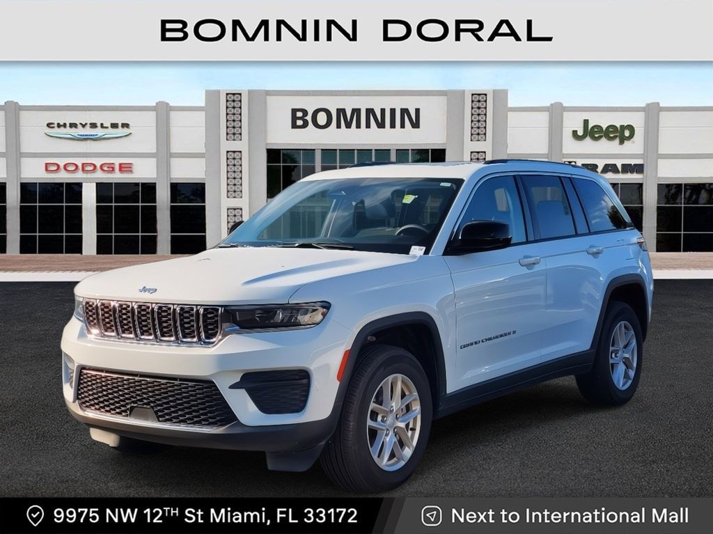 Used 2024 Jeep Grand Cherokee Laredo SUV