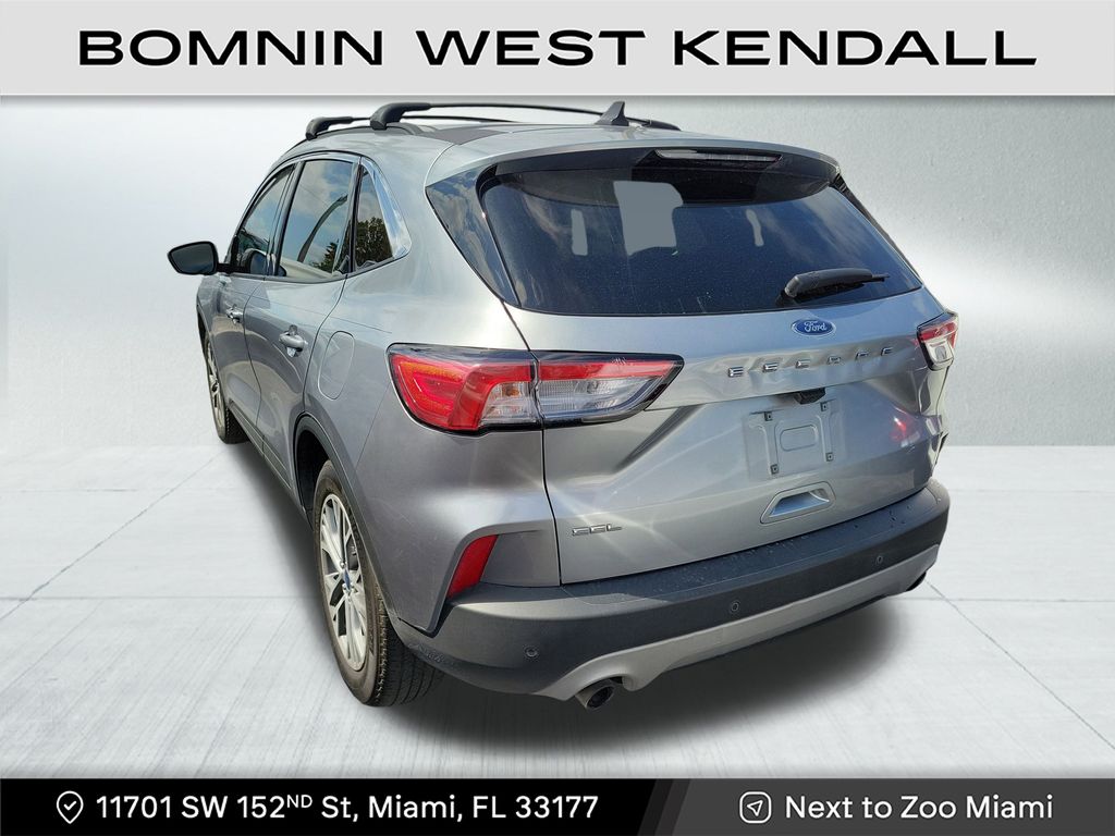 2022 Ford Escape SEL photo 3